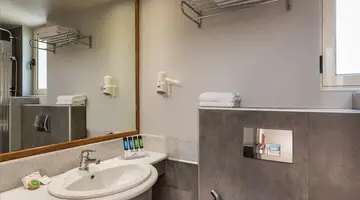 Elotis Suites