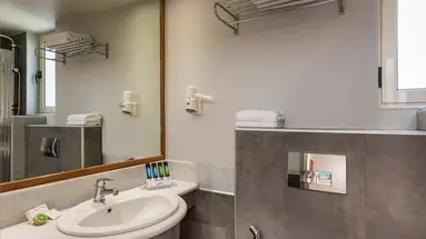 Elotis Suites