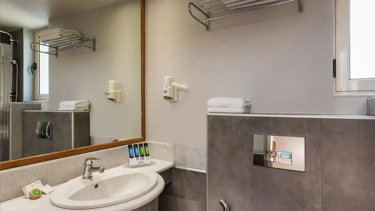 ELOTIS SUITES