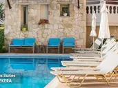 Elotis Suites