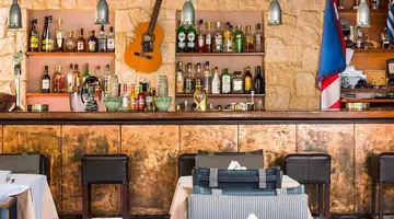 Elotis Suites
