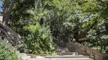 Elpida Village
