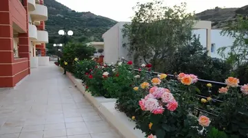 Elpis Apartments
