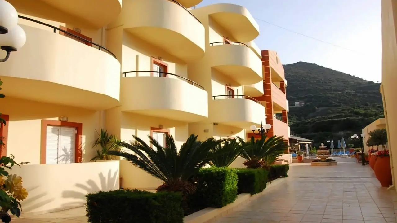 Elpis Apartments
