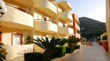 Elpis Apartments