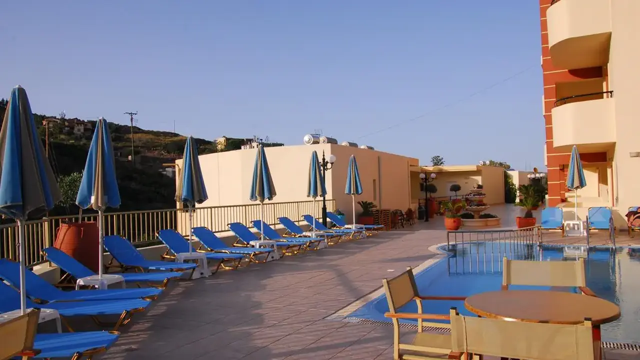 Elpis Apartments
