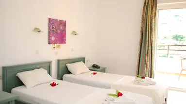 ELPIS STUDIOS AND APARTMENTS