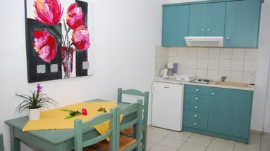 ELPIS STUDIOS AND APARTMENTS
