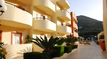 ELPIS STUDIOS AND APARTMENTS