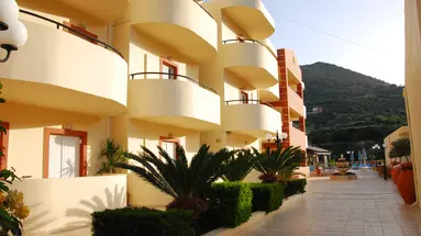 ELPIS STUDIOS AND APARTMENTS