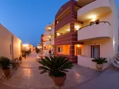 ELPIS STUDIOS AND APARTMENTS