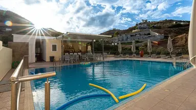 ELPIS STUDIOS AND APARTMENTS