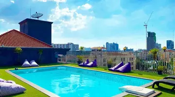 Embryo Hotel