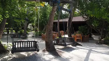 Embudu Village