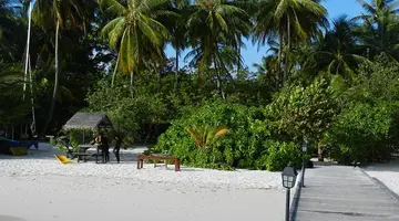 Embudu Village