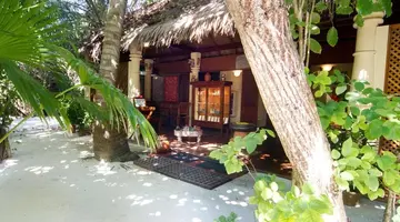 Embudu Village