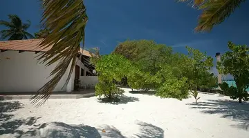 Embudu Village