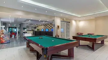 Emelda Sun Club