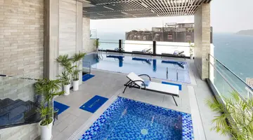 EMERALD BAY HOTEL & SPA
