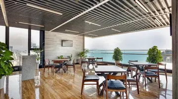 EMERALD BAY HOTEL & SPA