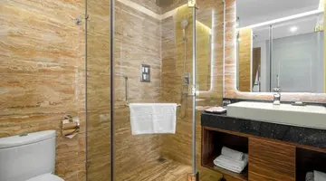 EMERALD BAY HOTEL & SPA