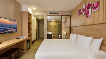 EMERALD BAY HOTEL & SPA