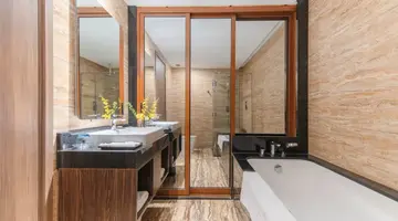 EMERALD BAY HOTEL & SPA