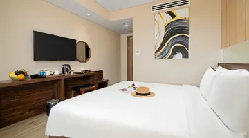 EMERALD BAY HOTEL & SPA