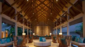 Emerald Faarufushi Resort & Spa 5