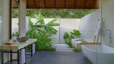 Emerald Faarufushi Resort & Spa 5