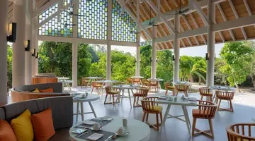 Emerald Faarufushi Resort & Spa 5