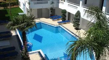 EMERALD STUDIOS & HOTEL (EX. EMERALD APARTMENT)