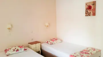 EMERALD STUDIOS & HOTEL (EX. EMERALD APARTMENT)