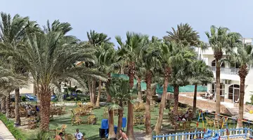 Empire Beach Resort***