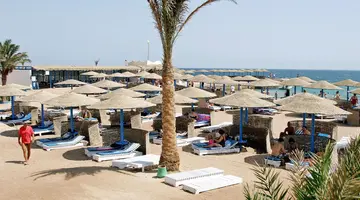 Empire Beach Resort***