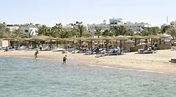 Empire Beach Resort***
