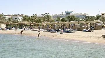Empire Beach Resort***