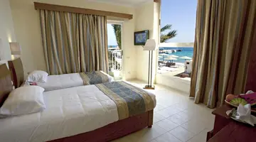 Empire Beach Resort***