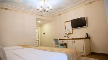 Empire Hotel