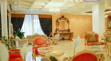 Empire Hotel