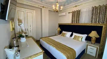 Empire Hotel
