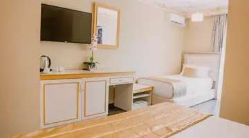 Empire Hotel