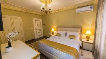 Empire Hotel