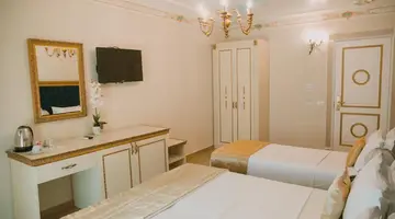 Empire Hotel