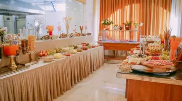 Empire Hotel