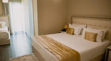 Empire Hotel