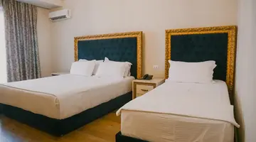 Empire Hotel