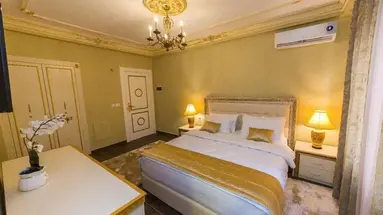 Empire Hotel