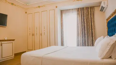 Empire Hotel