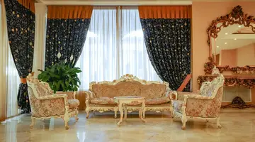 Empire Hotel